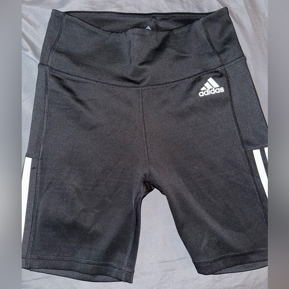 Adidas AEROREADY Biker Shorts Sz. M